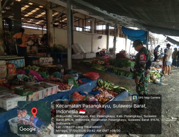 Babinsa Martajaya Turun Langsung Pantau Harga Sembako dan Keamanan Pasar